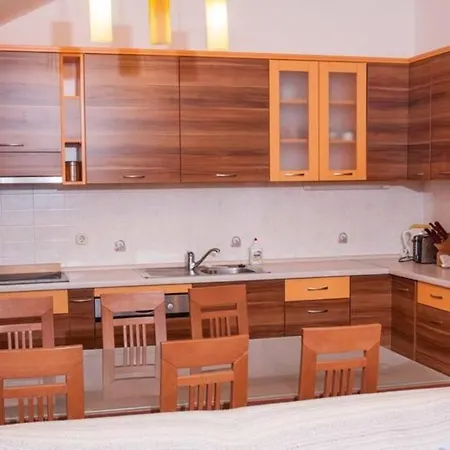 *newly Listed* Spacious 80m2 Apt *great Location* *